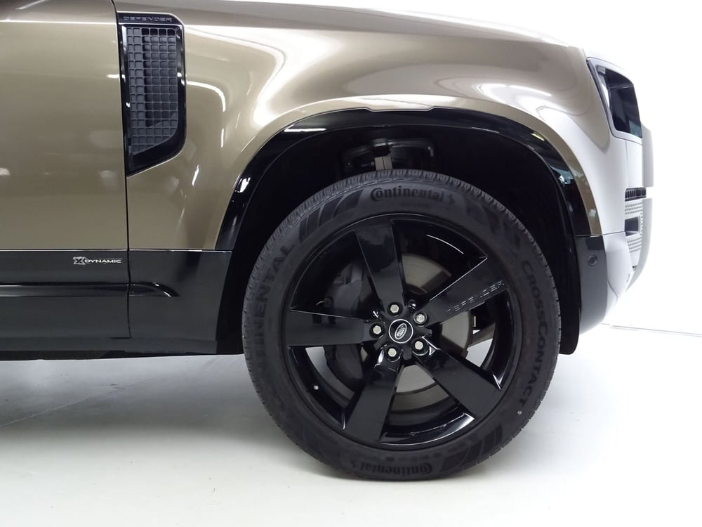 Land Rover Defender usata a Como (9)