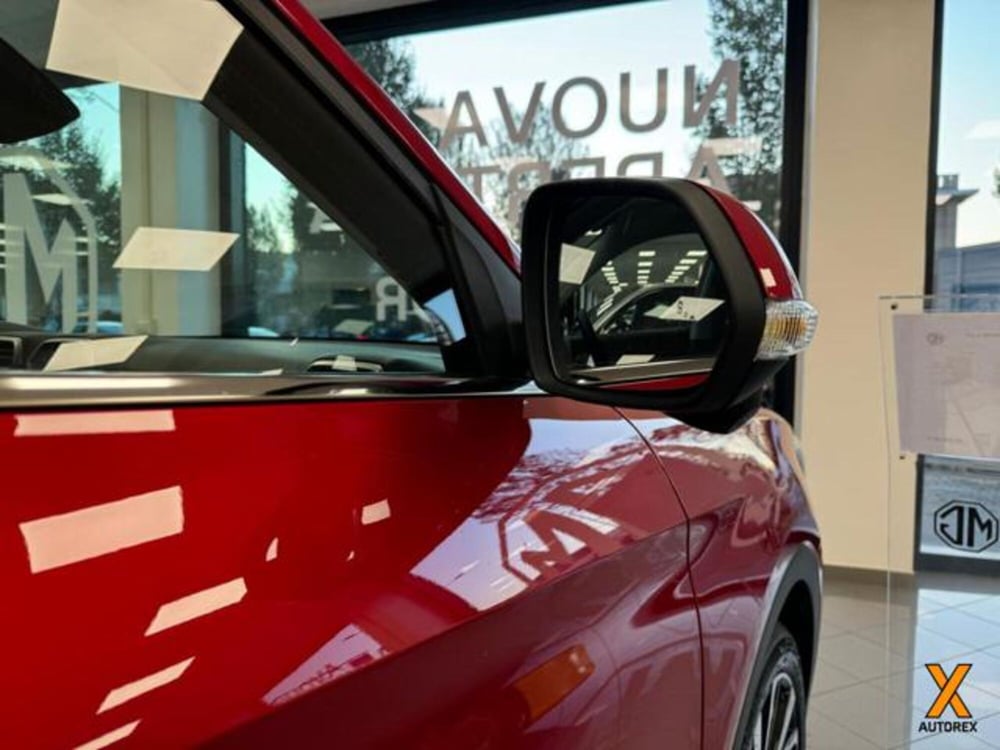 Mg ZS EV nuova a Varese (11)