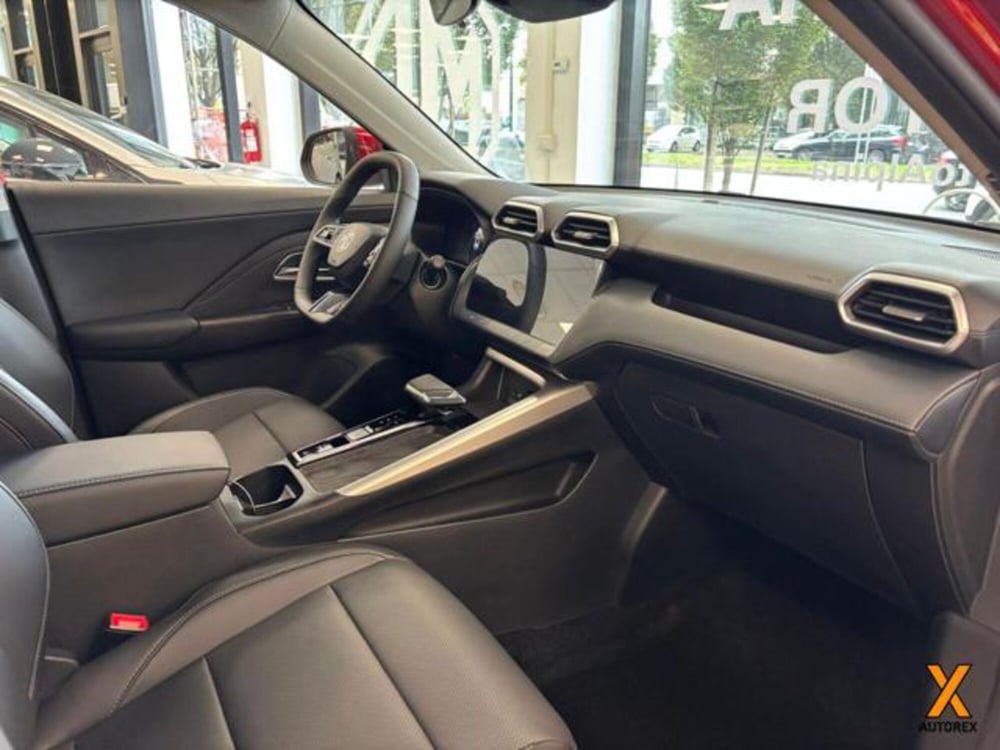 Mg ZS EV nuova a Varese (14)