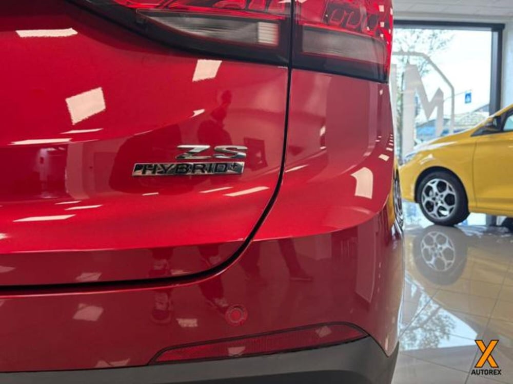 Mg ZS EV nuova a Varese (9)