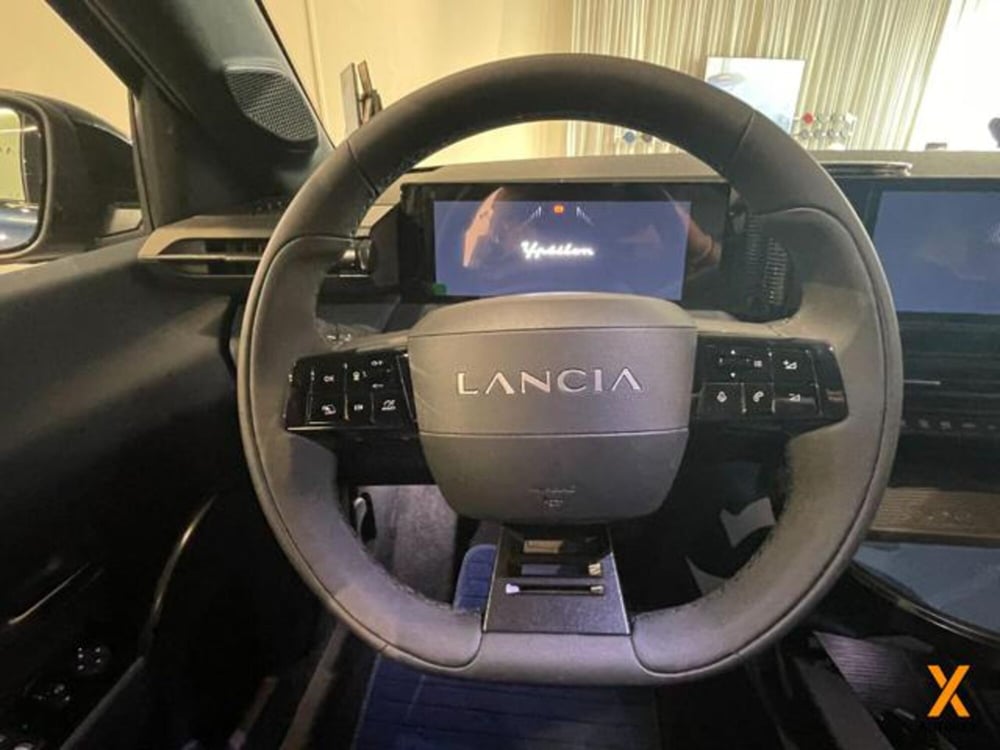 Lancia Ypsilon nuova a Varese (17)