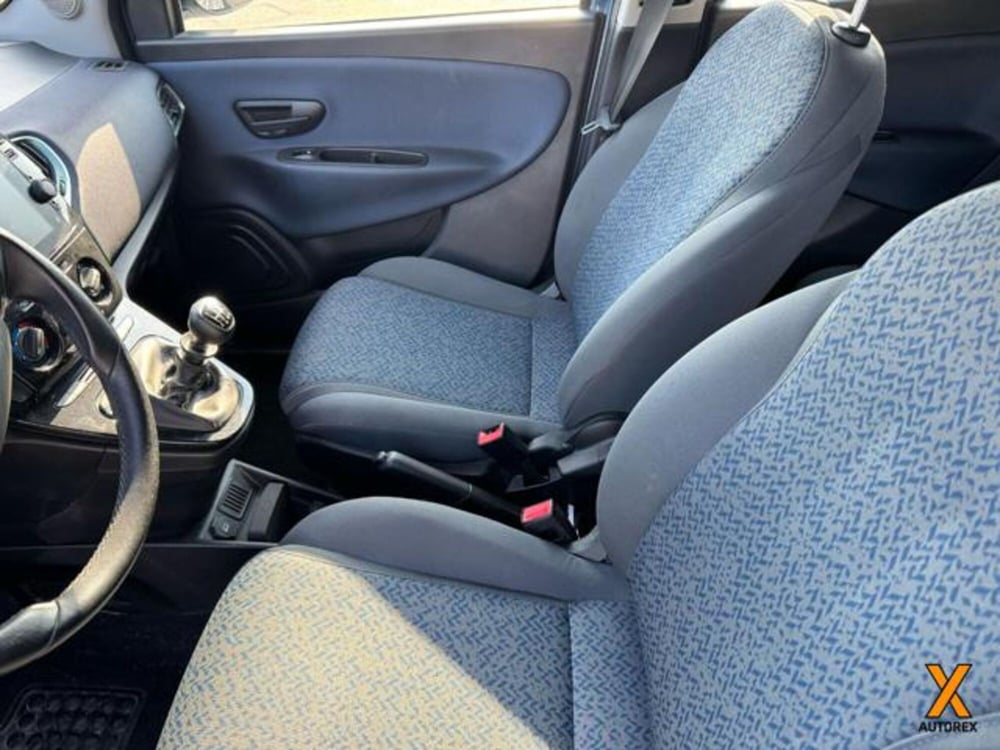 Lancia Ypsilon usata a Varese (10)