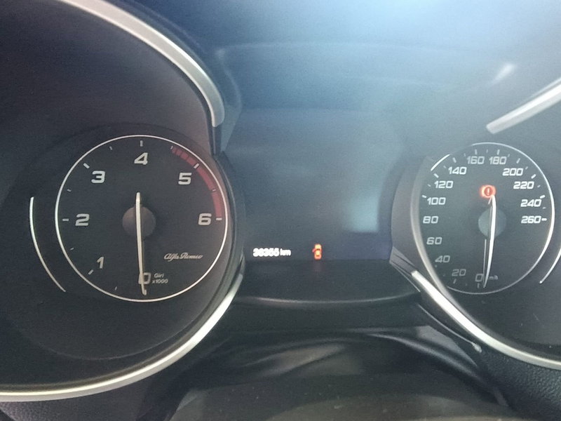 Alfa Romeo Stelvio usata a Latina (15)