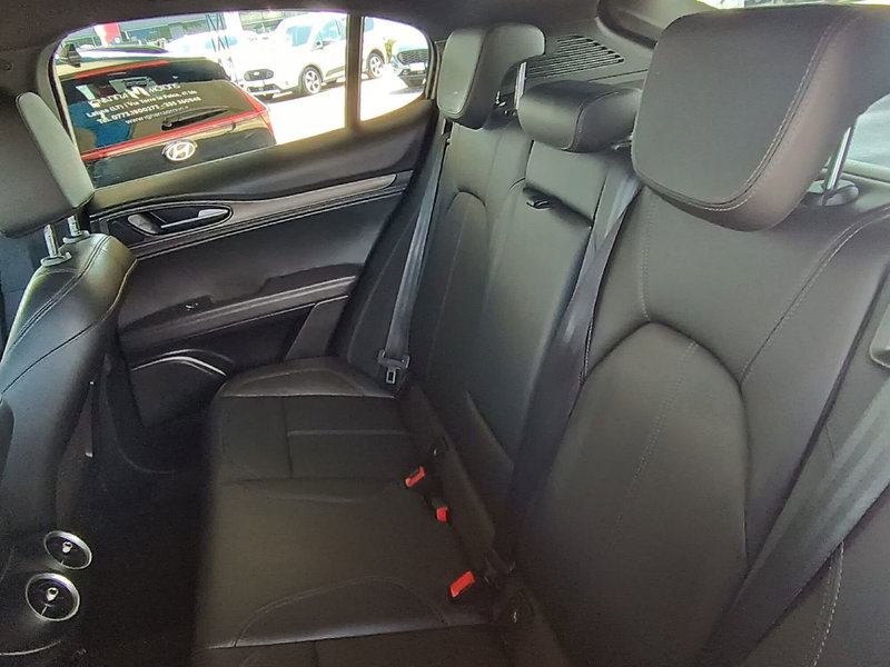 Alfa Romeo Stelvio usata a Latina (16)