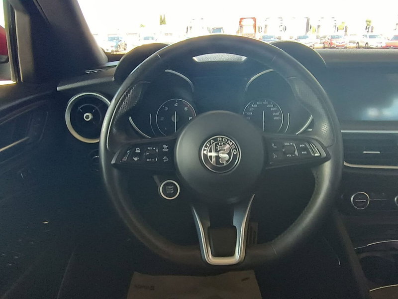 Alfa Romeo Stelvio usata a Latina (17)