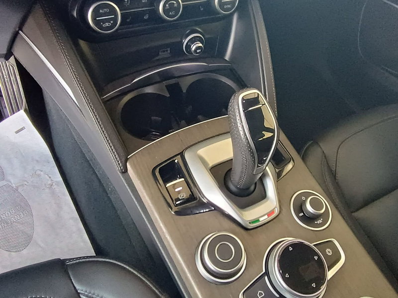 Alfa Romeo Stelvio usata a Latina (20)