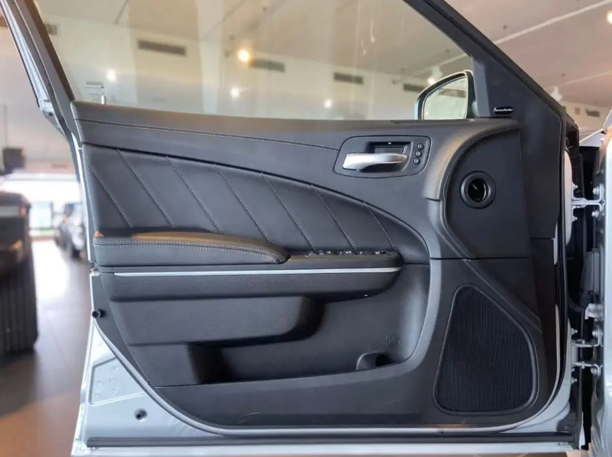 Dodge Charger nuova a Latina (4)