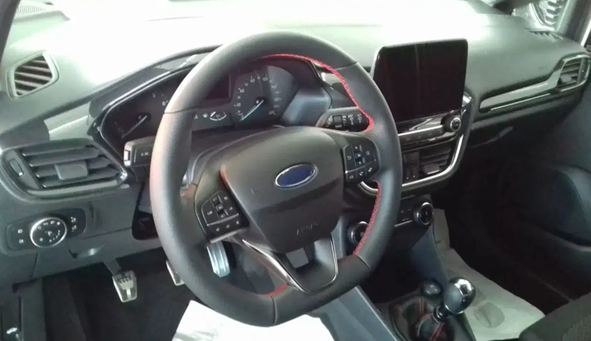 Ford Fiesta nuova a Latina (8)