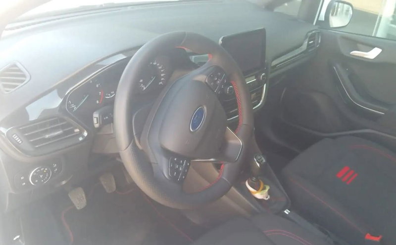 Ford Fiesta nuova a Latina (6)