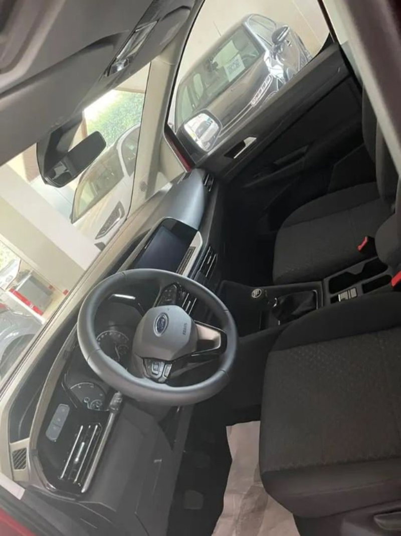 Ford Tourneo Connect nuova a Latina (3)