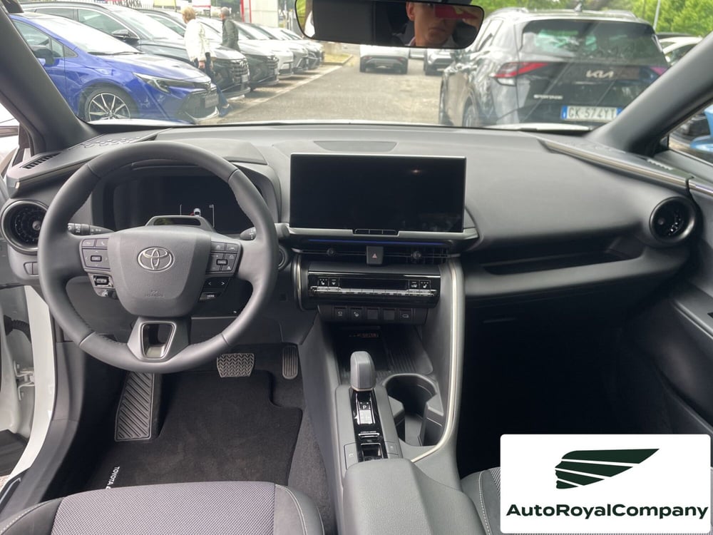 Toyota Toyota C-HR nuova a Roma (12)