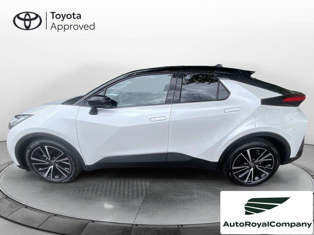 Toyota Toyota C-HR nuova a Roma (3)