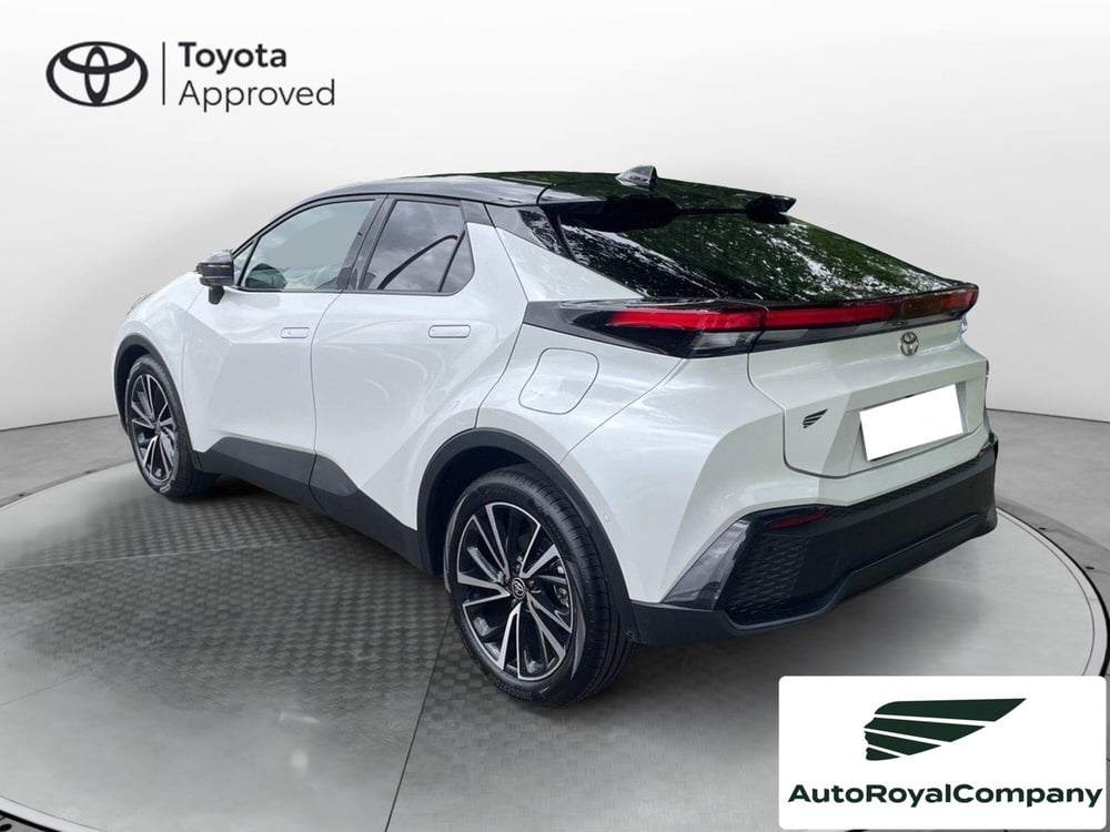 Toyota Toyota C-HR nuova a Roma (4)
