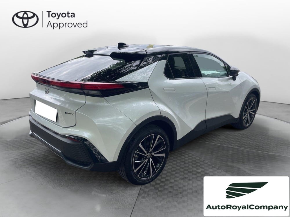 Toyota Toyota C-HR nuova a Roma (6)