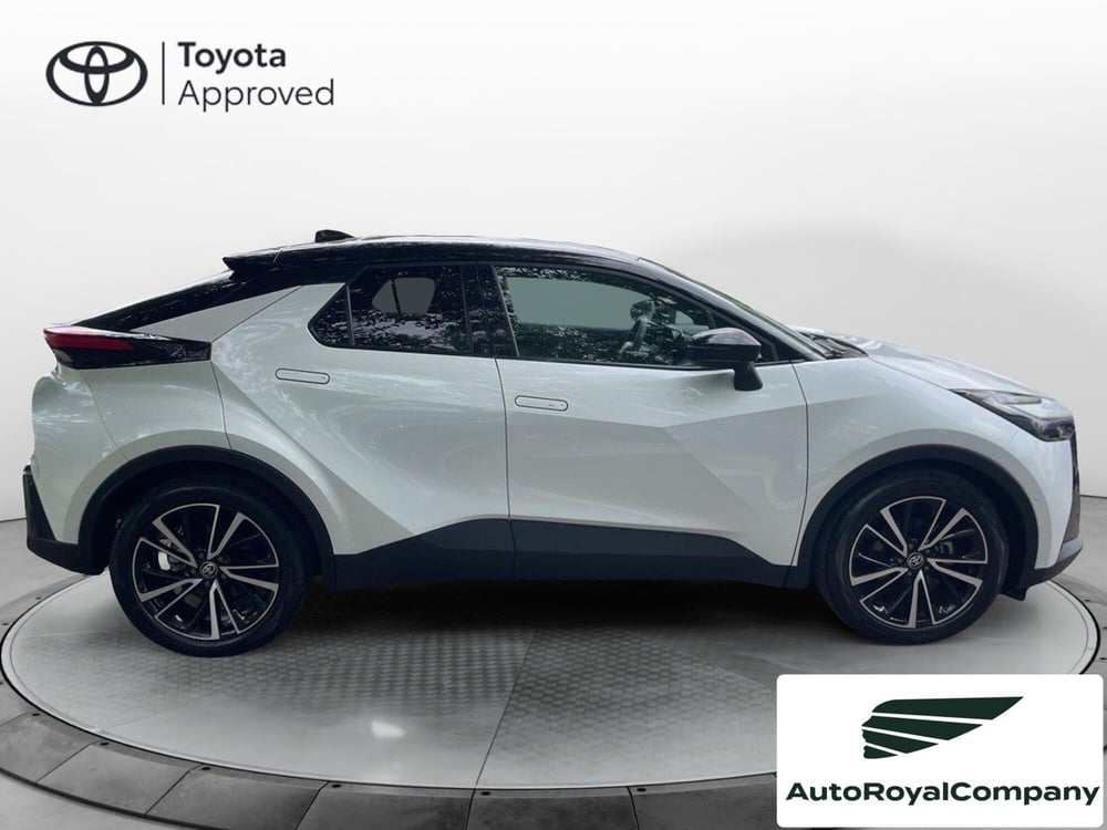 Toyota Toyota C-HR nuova a Roma (7)