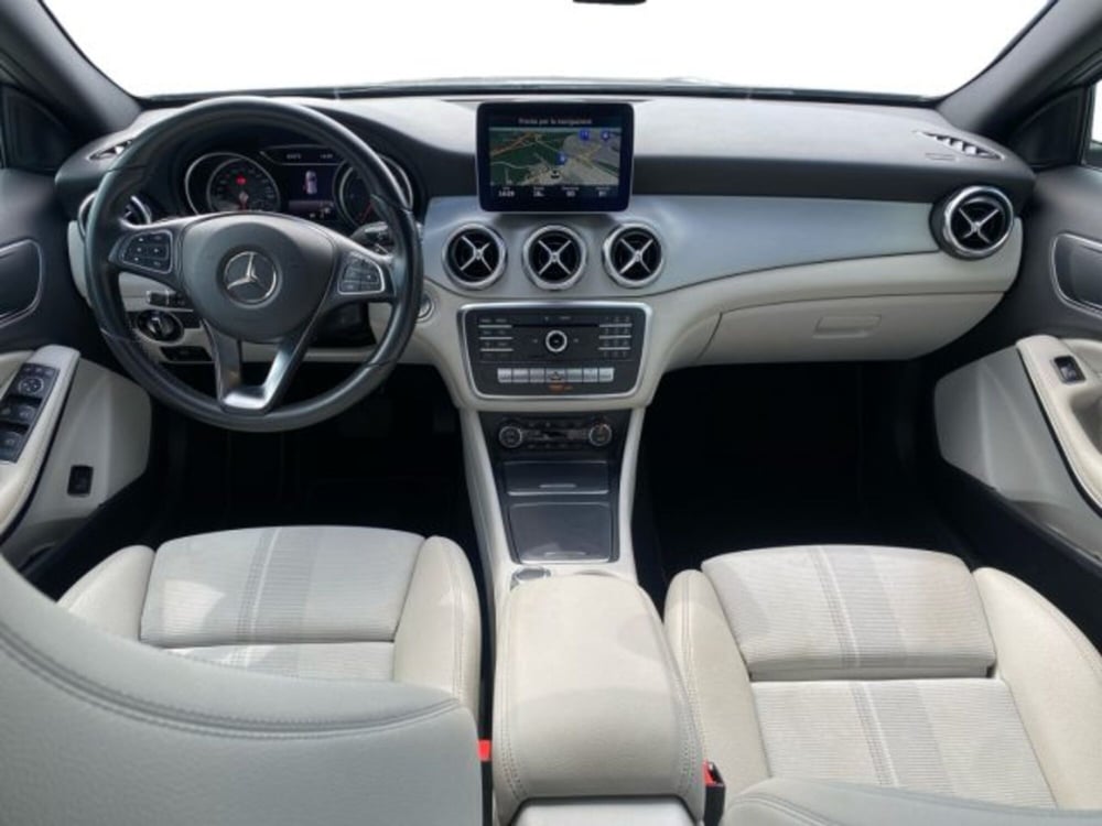 Mercedes-Benz GLA SUV usata a Livorno (10)