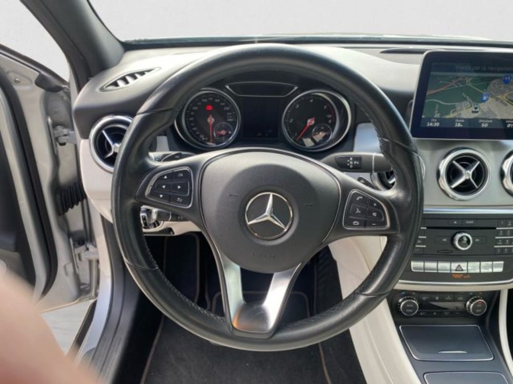 Mercedes-Benz GLA SUV usata a Livorno (12)