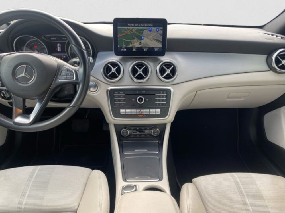Mercedes-Benz GLA SUV usata a Livorno (13)