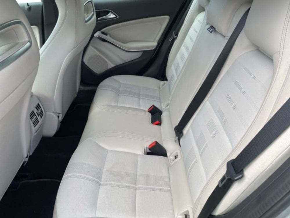 Mercedes-Benz GLA SUV usata a Livorno (15)