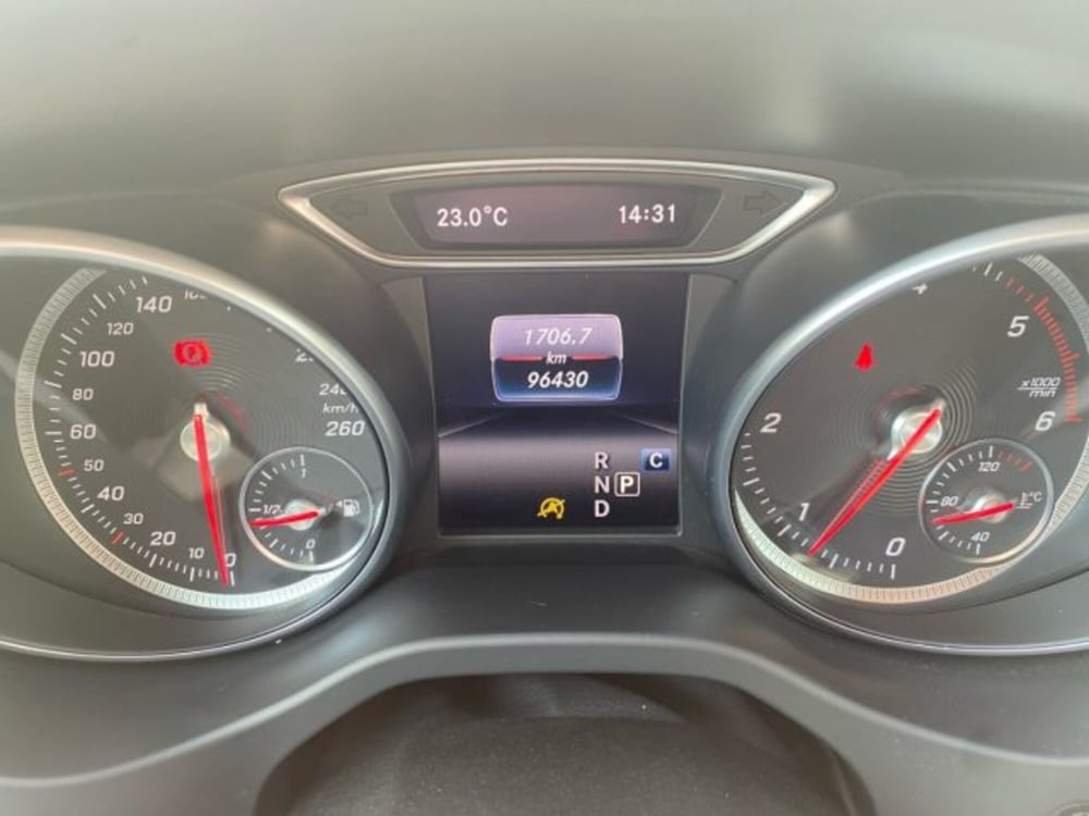 Mercedes-Benz GLA SUV usata a Livorno (16)