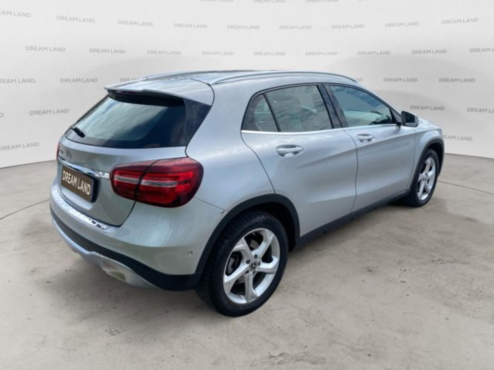 Mercedes-Benz GLA SUV usata a Livorno (6)