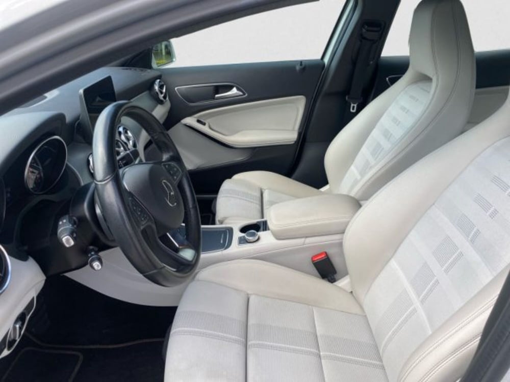 Mercedes-Benz GLA SUV usata a Livorno (9)