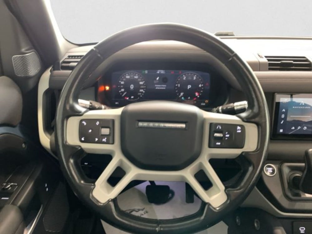 Land Rover Defender usata a Livorno (17)