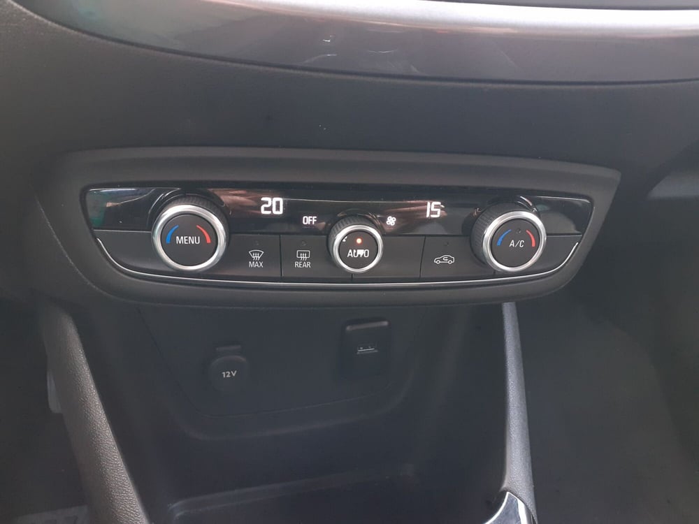 Opel Crossland X usata a Modena (14)