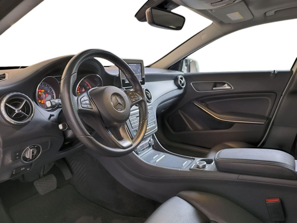 Mercedes-Benz GLA SUV usata a Udine (9)