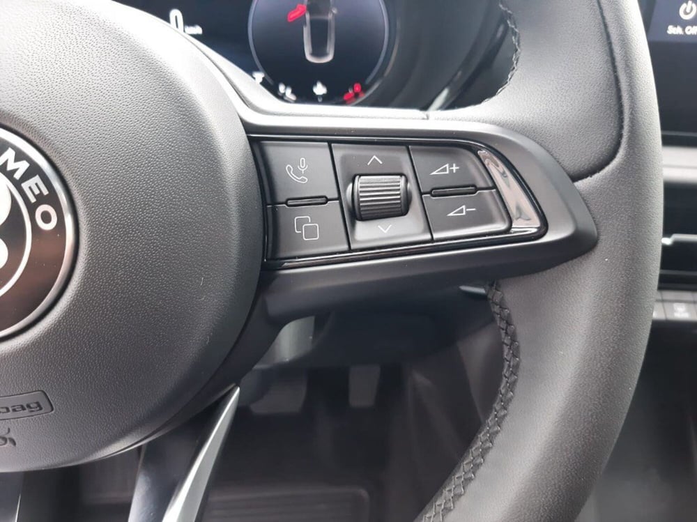 Alfa Romeo Tonale nuova a Verona (15)