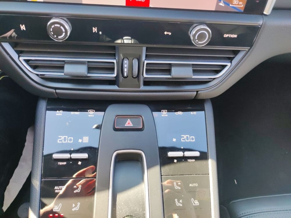 Porsche Macan usata a Latina (20)