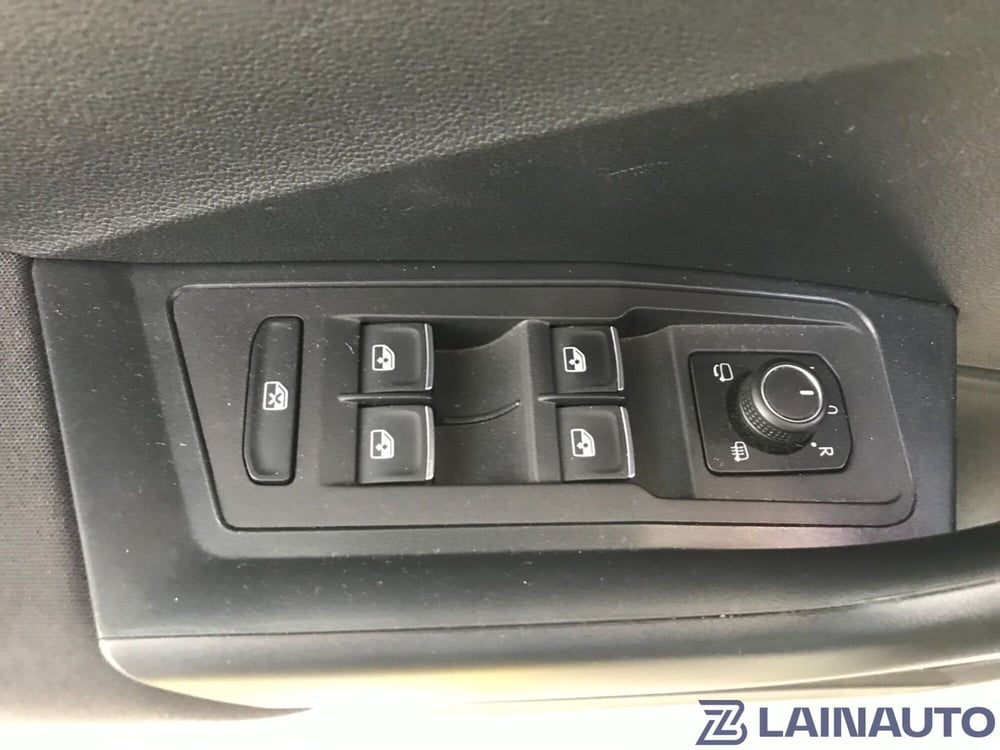 Volkswagen T-Roc usata a Milano (11)