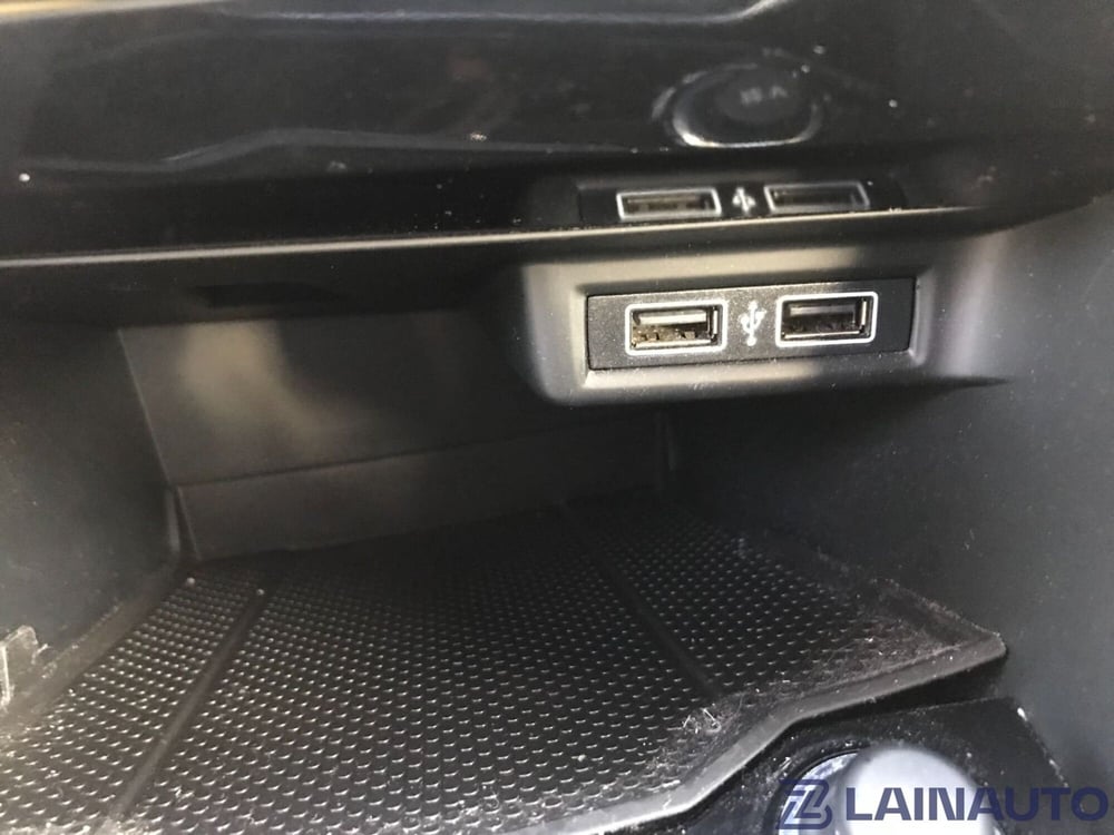Volkswagen T-Roc usata a Milano (17)
