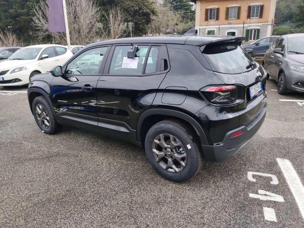Jeep Avenger nuova a Latina (6)