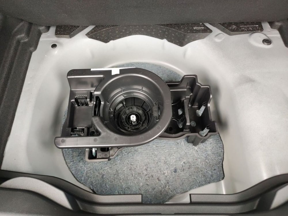 Jeep Avenger nuova a Latina (11)