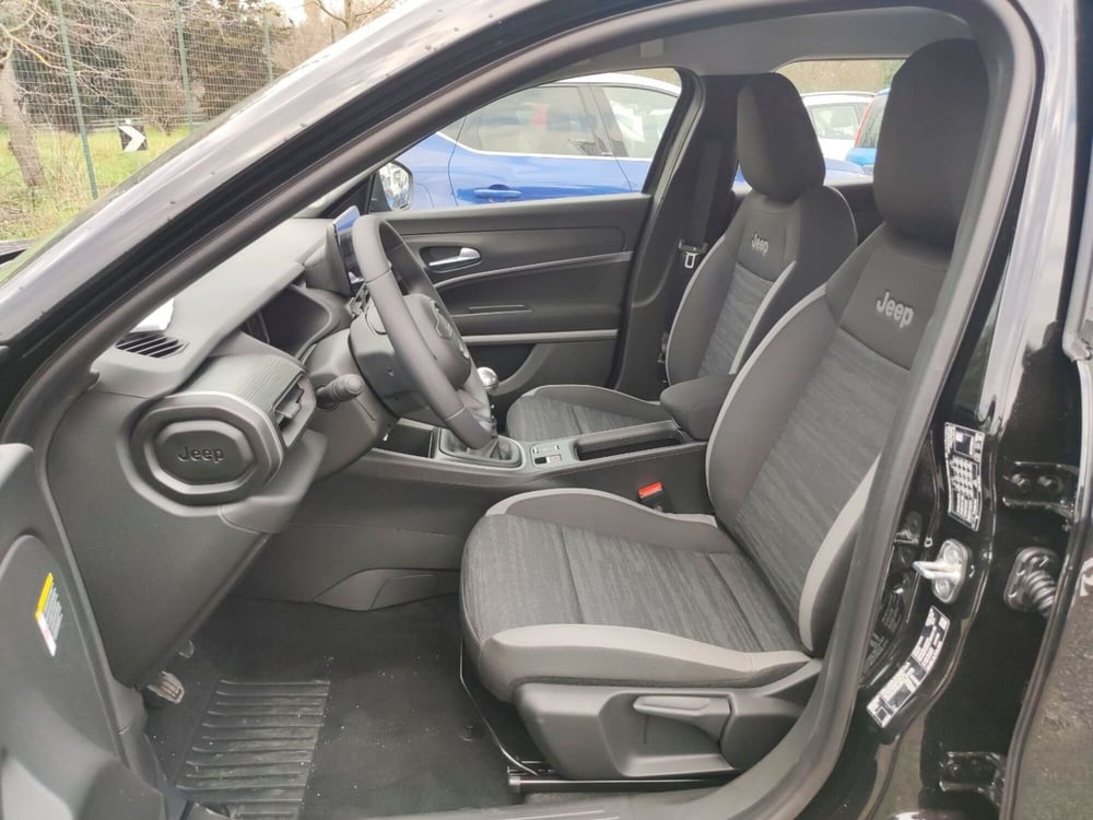 Jeep Avenger nuova a Latina (13)