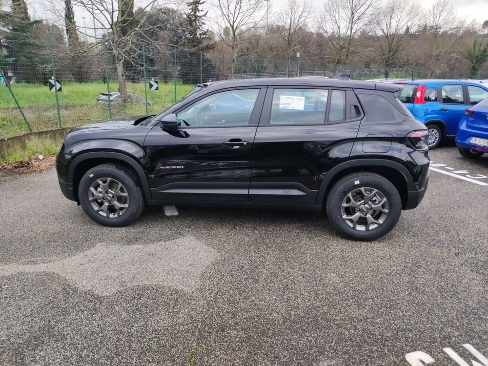 Jeep Avenger nuova a Latina (7)