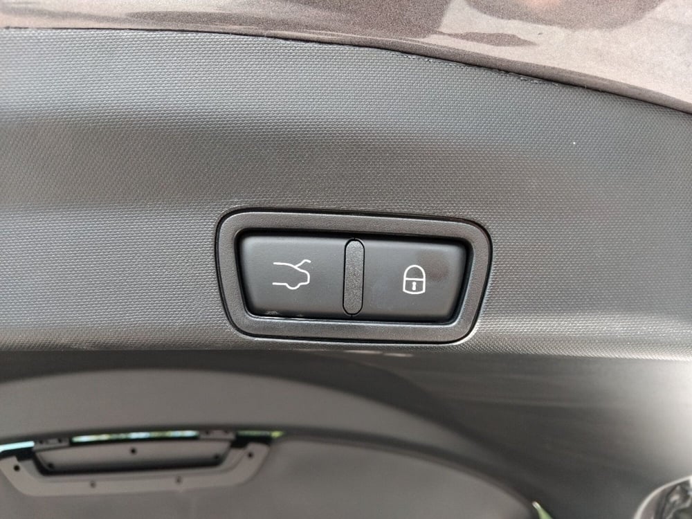 Alfa Romeo Stelvio usata a Latina (12)