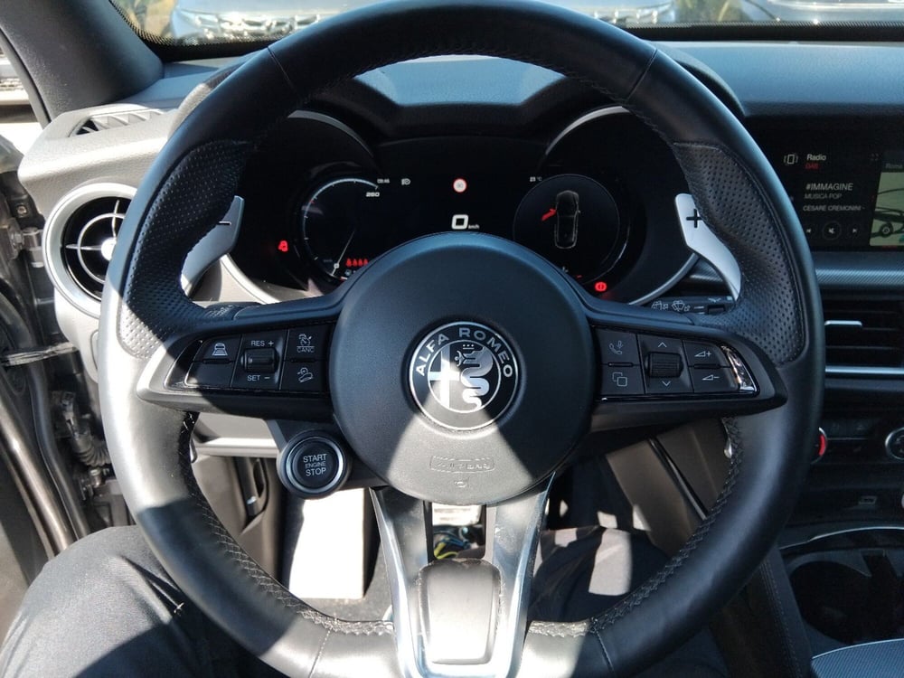 Alfa Romeo Stelvio usata a Latina (17)