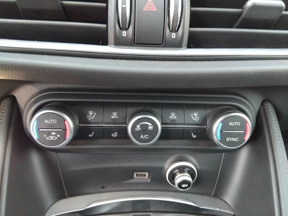 Alfa Romeo Stelvio usata a Latina (20)