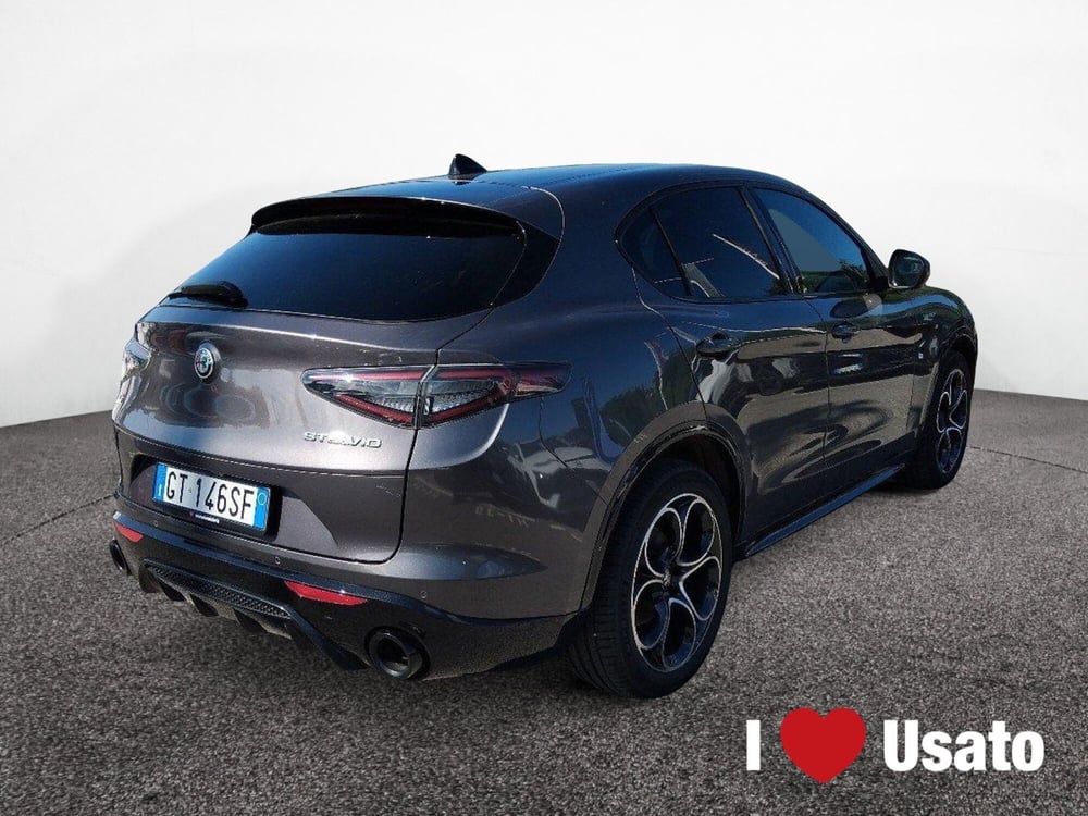 Alfa Romeo Stelvio usata a Latina (3)