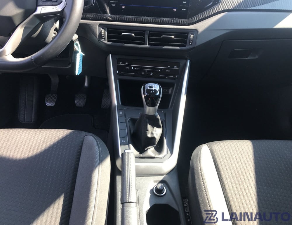 Volkswagen Taigo usata a Milano (18)