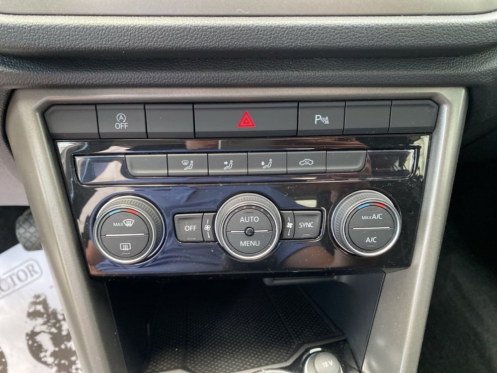 Volkswagen T-Roc usata a Milano (18)