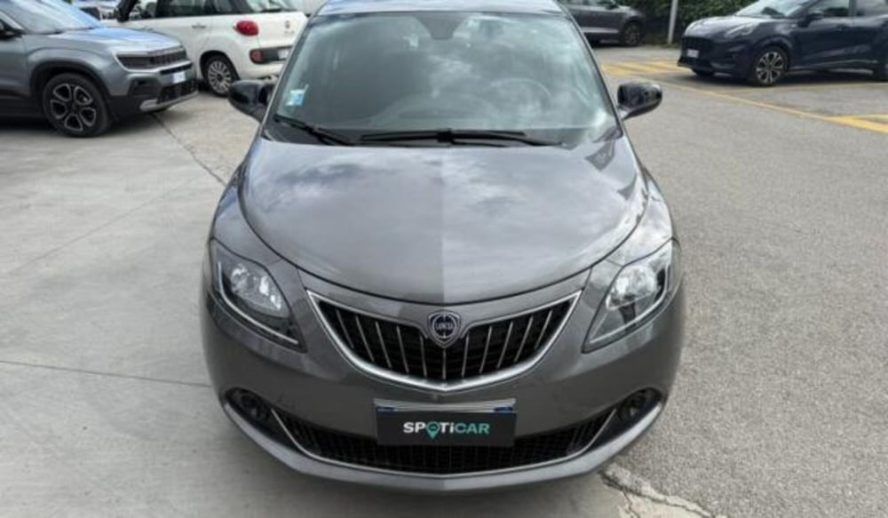 Lancia Ypsilon usata a Salerno (2)