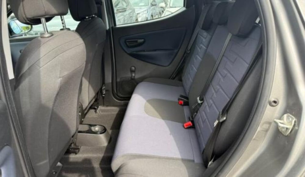 Lancia Ypsilon usata a Salerno (6)