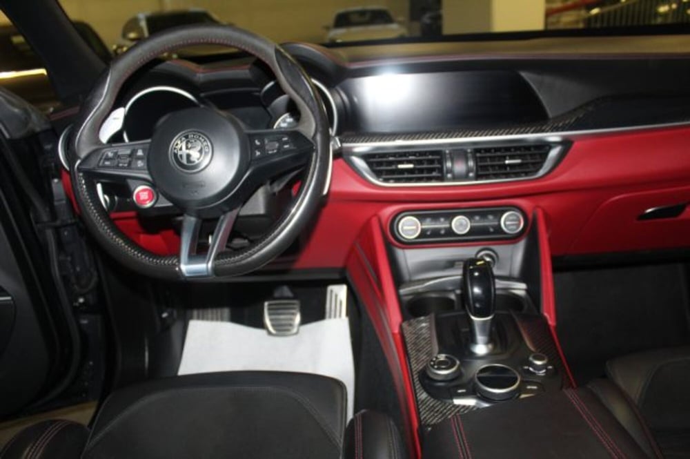 Alfa Romeo Stelvio usata a Terni (11)