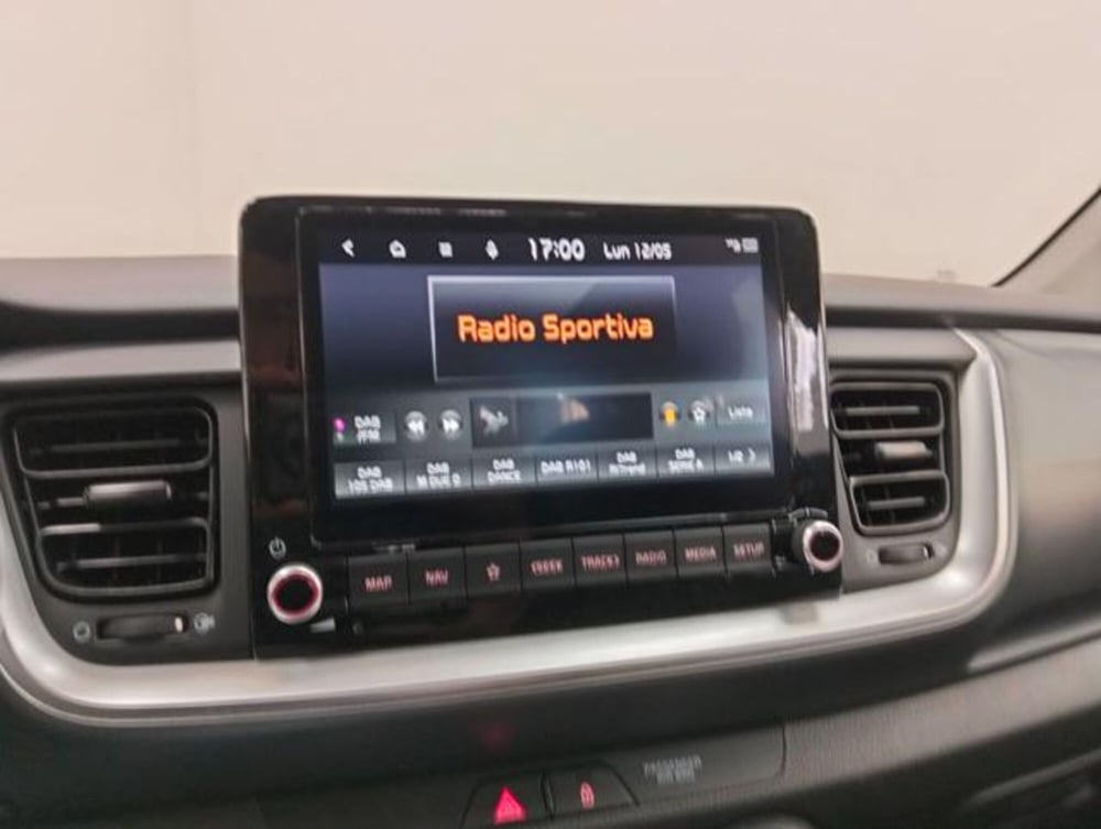 Kia Stonic usata a Como (12)