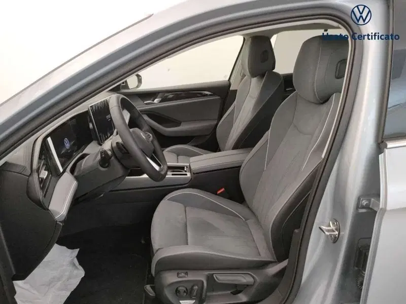Volkswagen Passat Variant nuova a Varese (10)