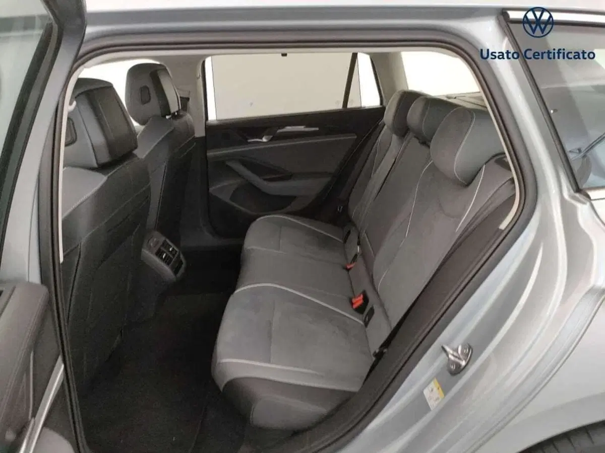 Volkswagen Passat Variant nuova a Varese (11)