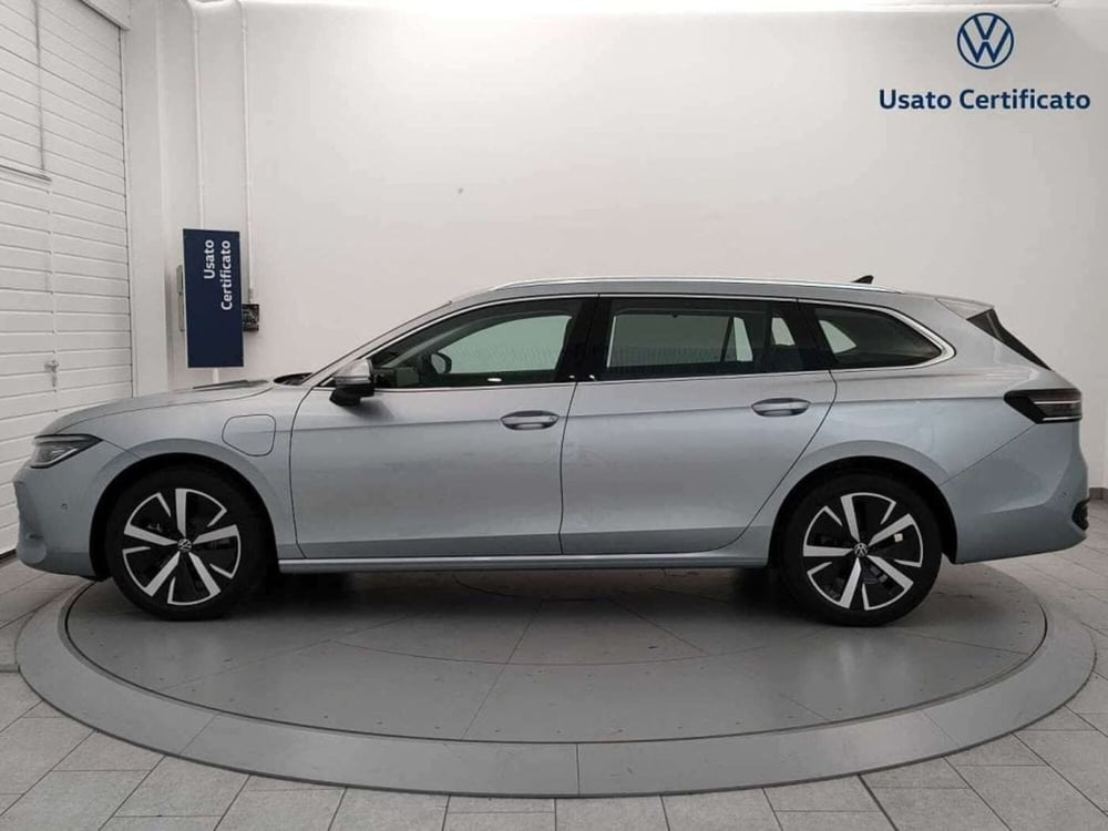 Volkswagen Passat Variant nuova a Varese (3)